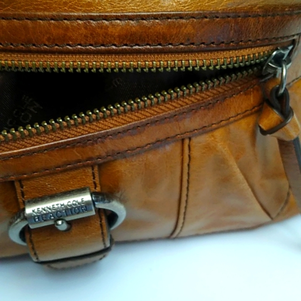 Kenneth Cole Reaction Leather Tan Shoulder Hobo - Picture 9 of 11